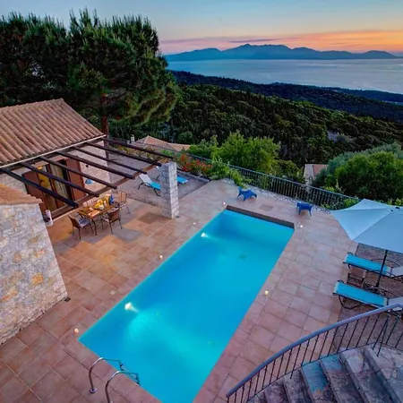 Sleeps 4 Pool Air Con Wifi Kacaráta