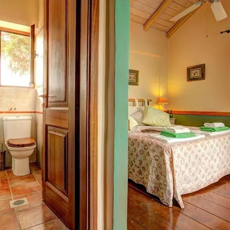 Villa Sleeps 4 Pool Air Con Wifi Kacaráta