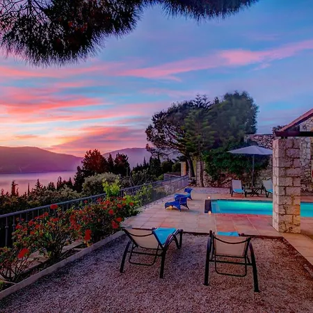 Sleeps 4 Pool Air Con Wifi Villa Kacaráta